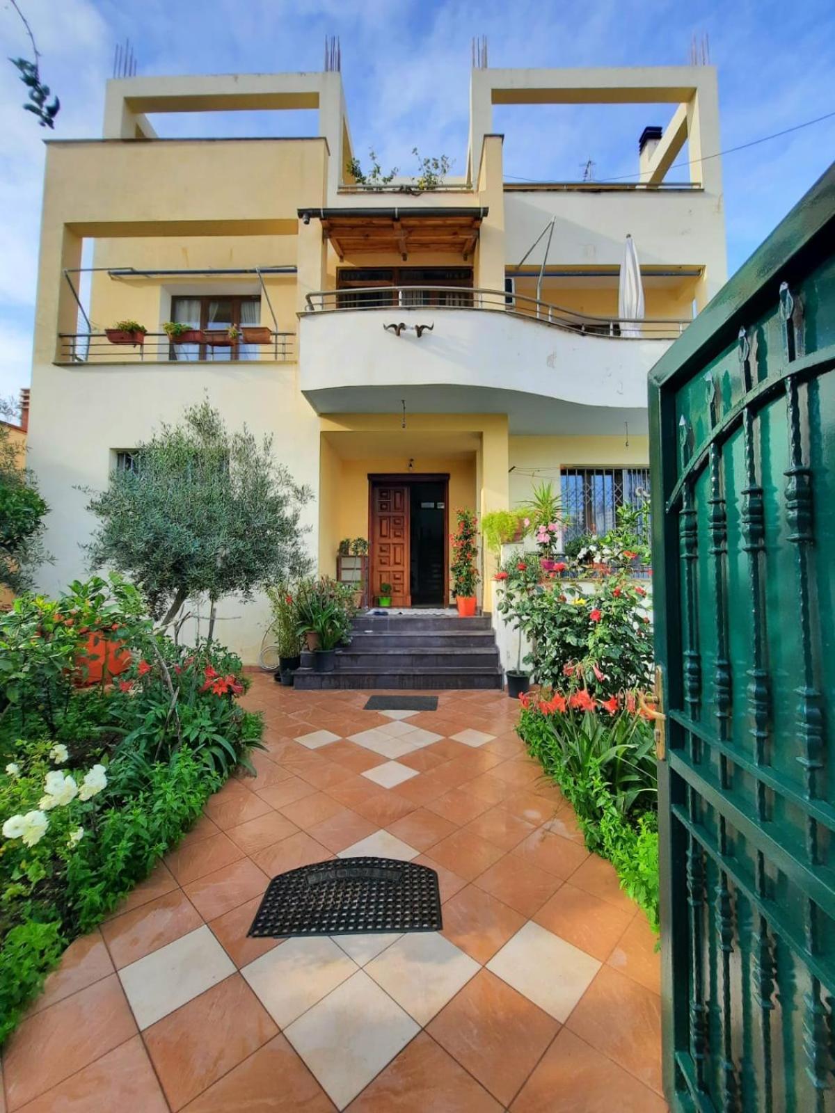 Guest Room Near Historical Center Vlore Ngoại thất bức ảnh