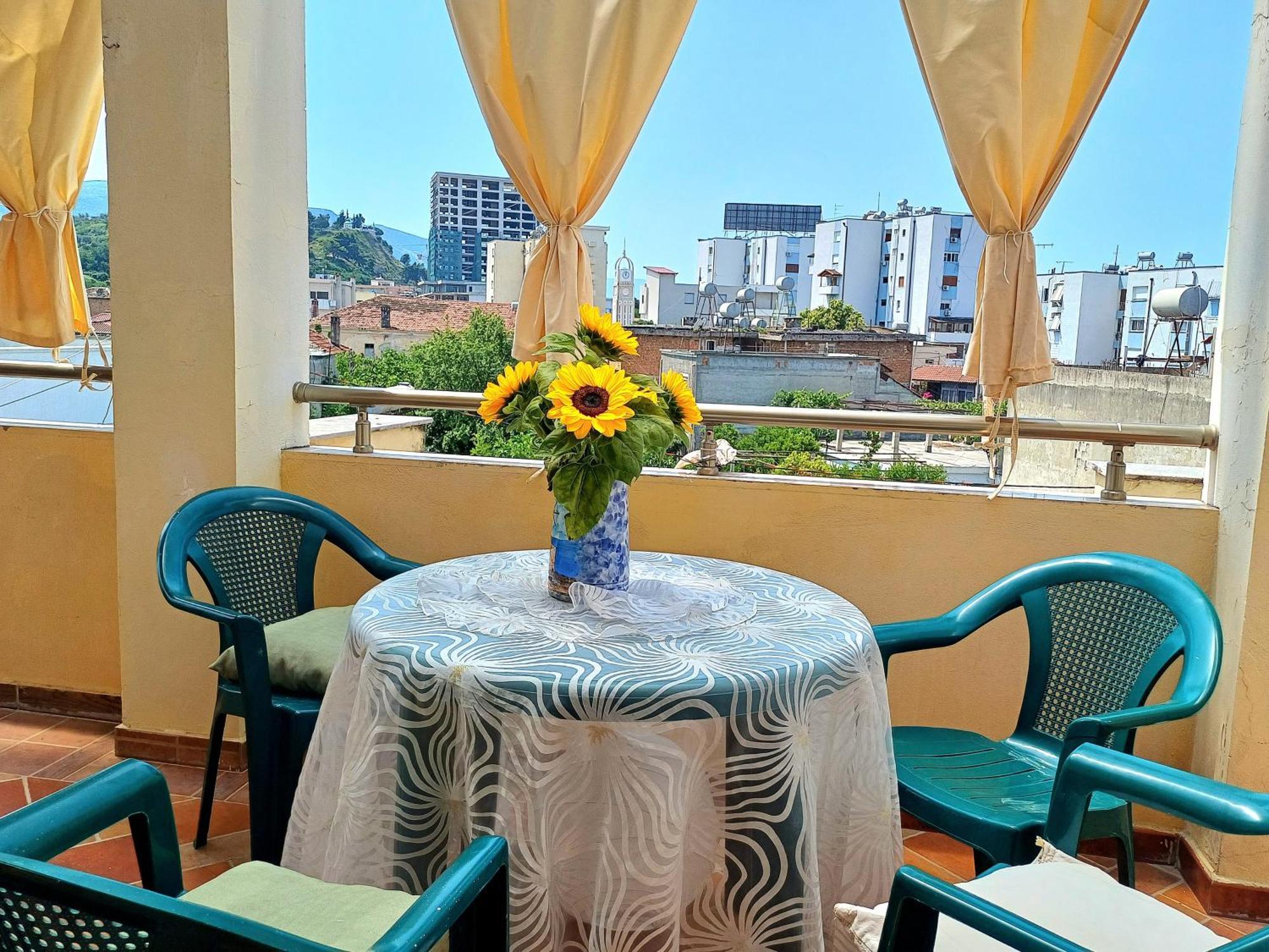 Guest Room Near Historical Center Vlore Ngoại thất bức ảnh